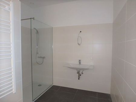 Moderne 2-Zimmer Wohnung mit Lift, großer Loggia und Garagenplatz - Photo 2