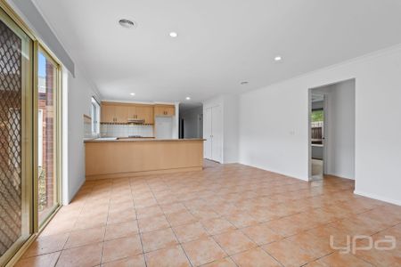 Perfect Family Home - Photo 2