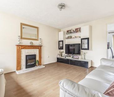 4 bedroom end of terrace house to rent - Photo 1