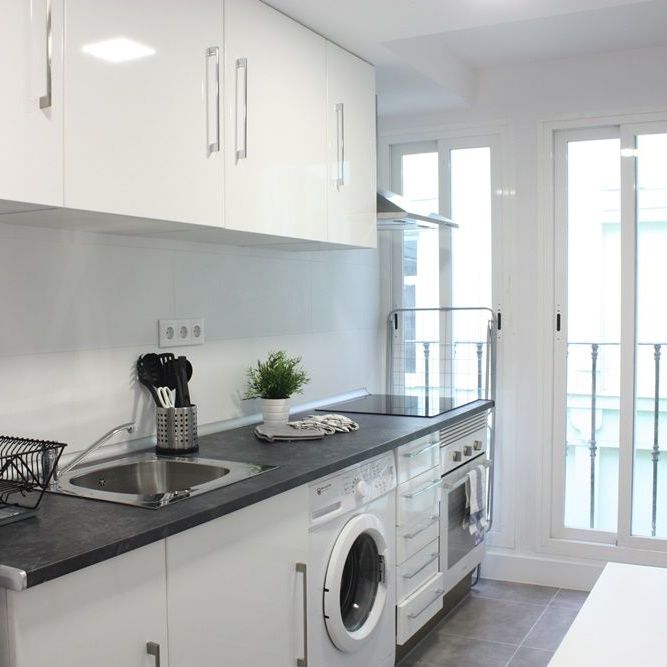 Fabulous room in Puerta del Sol - Photo 1