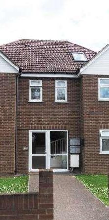 Hanworth Road. Hounslow, TW4 - Photo 1