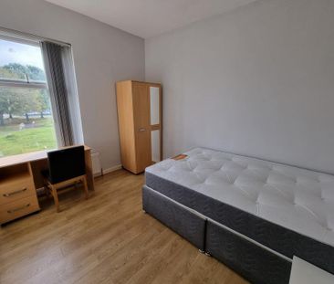 4 bedroom terraced house to rent - Photo 4