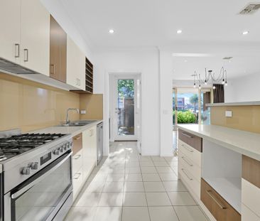 Lakeside Living in Pakenham! - Photo 4