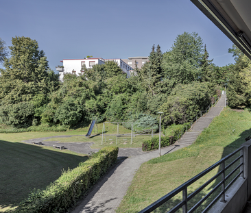 SCHÖNE GROSSZÜGIGE 3-ZIMMER-WOHNUNG MIT BLICK INS GRÜNE - Photo 3