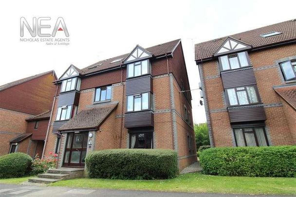 Rowe Court, Grovelands Road, Reading, RG30 - Photo 1