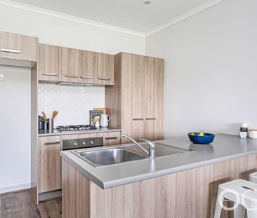 OPEN THE DOOR TO SERENE CITY-FRINGE LIVING - Photo 2