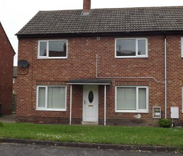 3 bedroom semi-detached house to rent - Photo 1