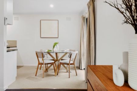 3 Bed, 1 Bath - Photo 5