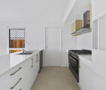 4 BEDROOMS | MODERN LIVING - Photo 3