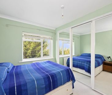 3 Bed Terraced House, Bevendean Crescent, BN2 - Photo 3