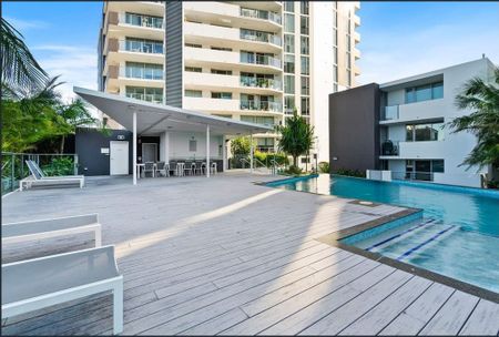 Ground Floor Unit - Bay Grand North Apartments! - Central Living! - Photo 2