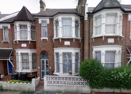 4 bedroom terraced house to rent - Photo 3