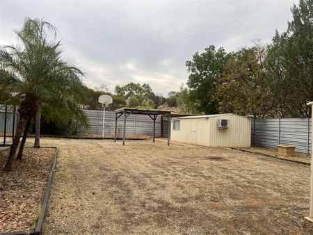Modern Three Bedroom Home in Larapinta - Photo 5