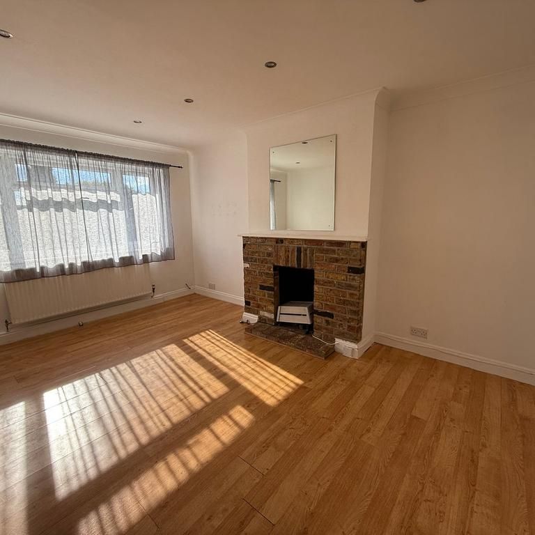 2 bedroom maisonette to rent - Photo 1