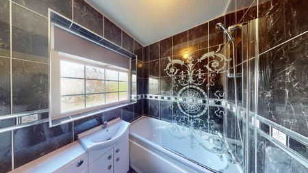 2 bedroom semi-detached bungalow to rent - Photo 4