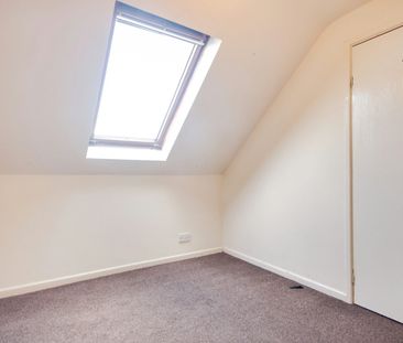 Terraced House to rent on - Photo 2