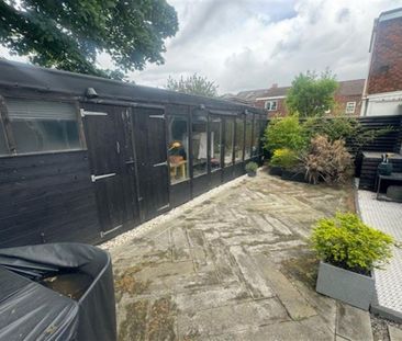 2 bedroom end of terrace house to rent - Photo 2