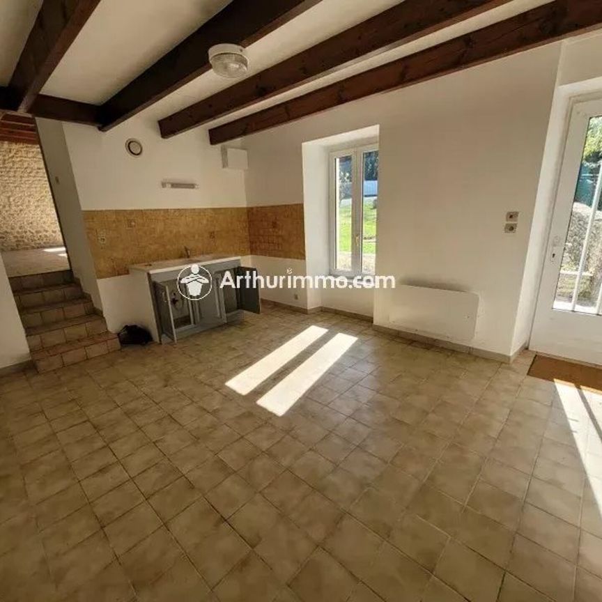 Location Maison 6 pièces 130 m2 à Loulay - Photo 1