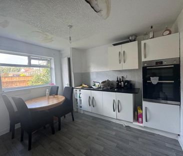 3 bedroom end of terrace house to rent - Photo 6