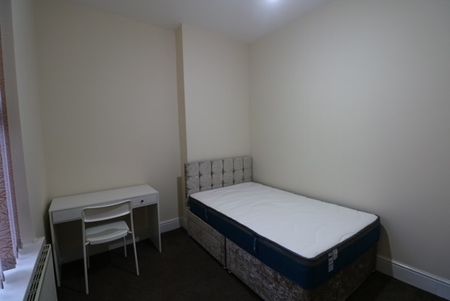 6 Bedroom Terraced To Rent in Lenton - Photo 2