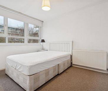 3 bedroom flat to rent - Photo 3
