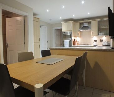 1 bedroom in a house share to rent - Photo 2