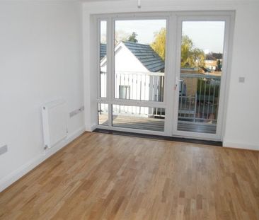 Avontar Court, South Ockendon, Property for rent - Photo 1