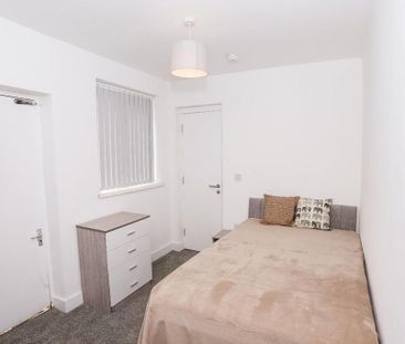 4 bedroom terraced house to rent - Photo 6