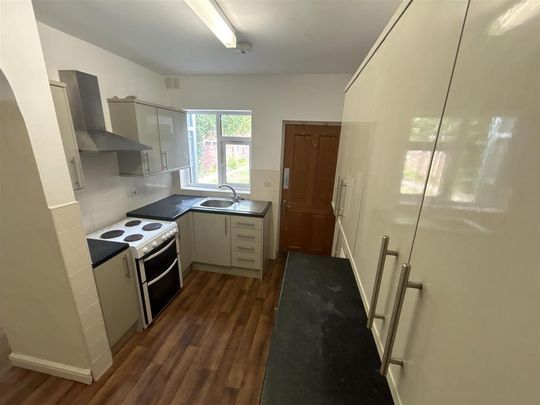 4 bedroom detached house to rent - Photo 1