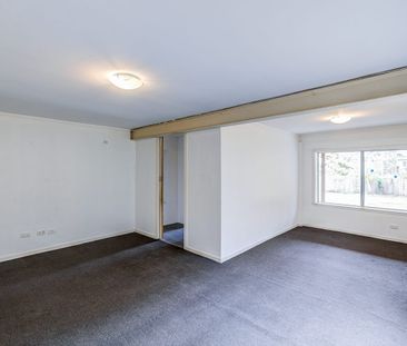 Spacious High-Set Home on a Generous 736m² Block! - Photo 2