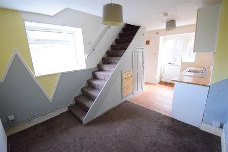 1 bedroom end of terrace house to rent - Photo 2