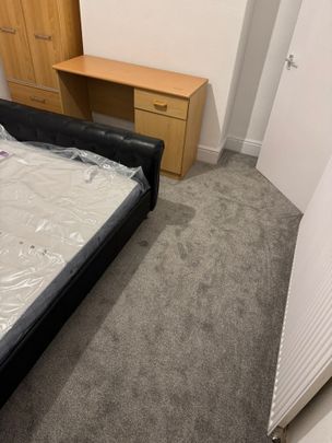 2 Bed End Terrace, Ruth Square, S10 - Photo 1