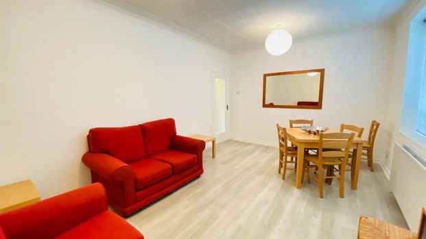 2 bedroom property to rent - Photo 1