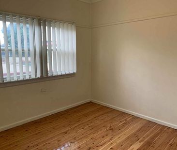 2 BEDROOM HOME WITH AIR CONDITIONING - Photo 3