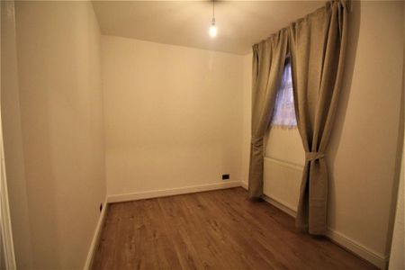 5 bedroom semi-detached house to rent - Photo 5