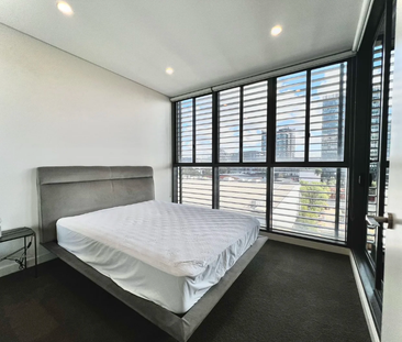 Fully Furnished 1-Bedroom Apartment with Study in Waterloo - Photo 5