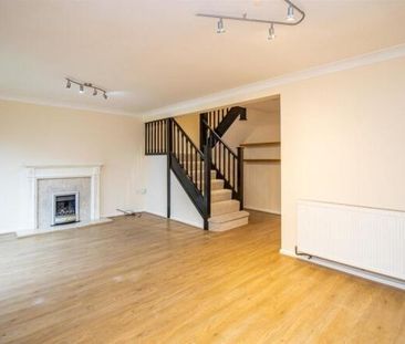 4 bedroom detached house to rent - Photo 1