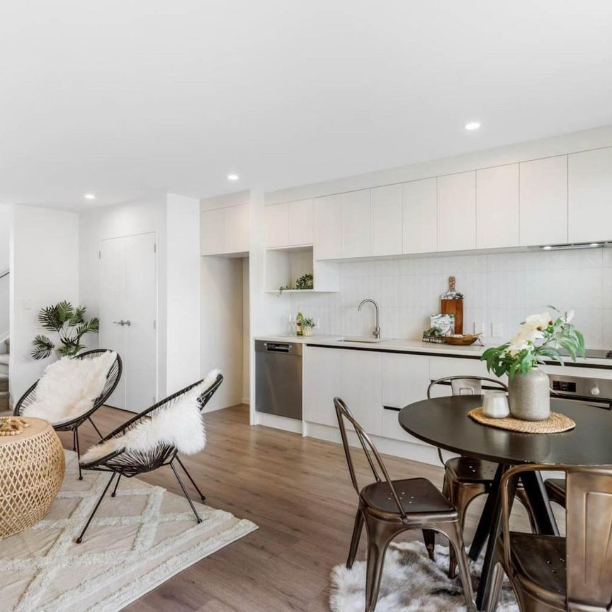 Modern living in Mt Wellington - Photo 1