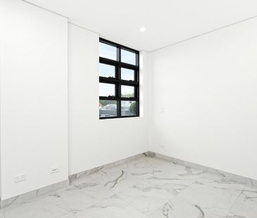 Brand New Selection Of 14 Up Market Studios - Available NOW - Photo 4