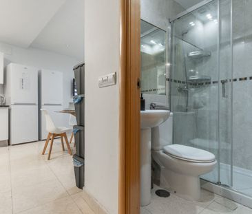 Interior room in Plaza de Santa Cruz - Photo 3