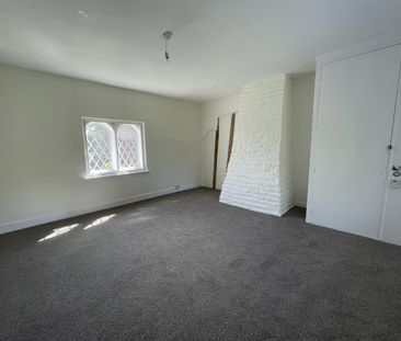 Church Cottages Goodnestone, The Street, Goodnestone - Photo 3