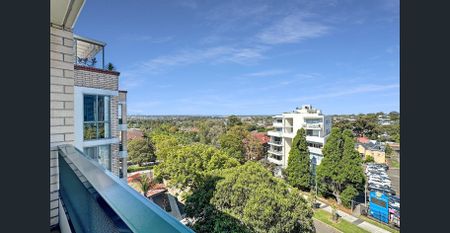 Large Convenient Apartment - Photo 3