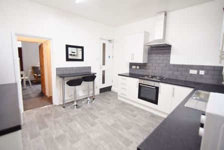 4 bedroom house share to rent - Photo 2