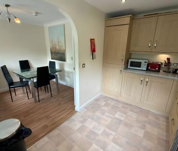 1 bedroom in a house share to rent - Photo 3