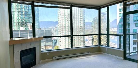 1 bed + flex, 1 bath unit in Coal Harbour, Fantastic City View - Photo 2