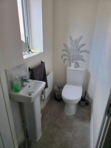 Room in a Shared House, Spring Rise, LS15 - Photo 5