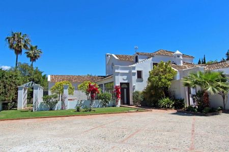 Luxury Villa for rent in Guadalmina, Spain - Photo 5