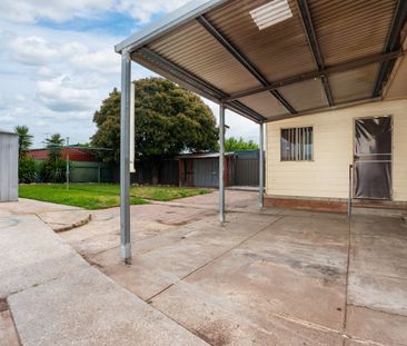 77 Wilson Street, Wodonga VIC 3690 - House For Rent | Domain - Photo 3