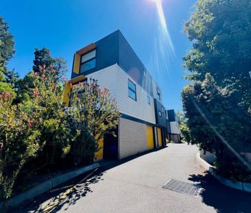 Modern 2-Bedroom Townhouse + Study/Office in Prime Forest Hill Loca... - Photo 4