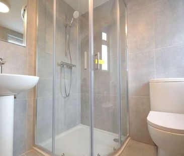 Worple Avenue, Staines-upon-thames, TW18 - Photo 2